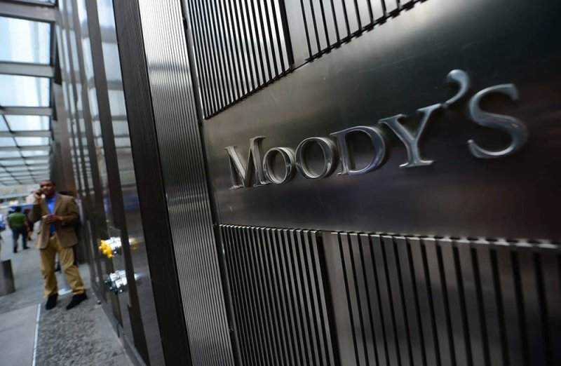 وكالة Moody’s تخفض نظرتها للنظام المصرفي الأميركي إلى سلبية