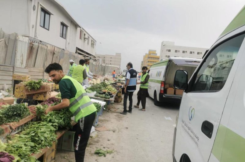 173 فرشة مخالفة للباعة الجائلين بمنطقة رأس زويد.. و"بلدية الجنوبية" تزيلها