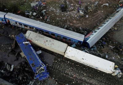 توسع الاضراب في اليونان بعد حادث تصادم القطارين