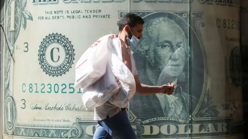 العقود الآجلة للجنيه تتجاوز 39 مقابل الدولار.. والسوق السوداء تشتعل من جديد!