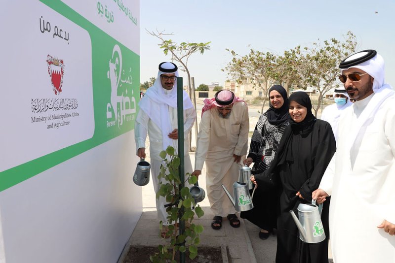 سمو محافظ المحافظة الجنوبية يؤكد على تعزيز المبادرات الخضراء والمستدامة في نطاق المحافظة وفق شراكة مجتمعية وتنسيق مستمر