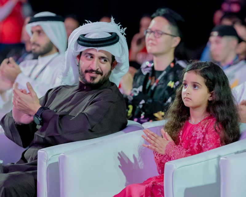 سمو الشيخ خالد بن حمد يشهد افتتاح مهرجان الألعاب الإلكترونية للفتيات