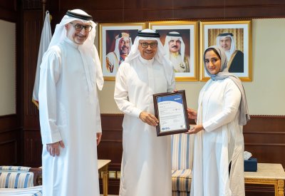 وزير الخارجية يتسلم شهادة "الآيزو27001" العالمية التي حصلت عليها إدارة نظم المعلومات