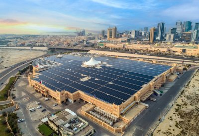 ماجد الفطيم وYellow Door Energy يفتتحان أكبر محطة تشغيلية للطاقة الشمسية في البحرين على سطح مجمع البحرين
