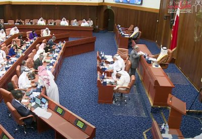 مقترح نيابي بصرف راتب إضافي للموظفين البحرينيين