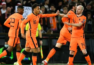كومان يضم مالين وفيرمان إلى قائمة هولندا