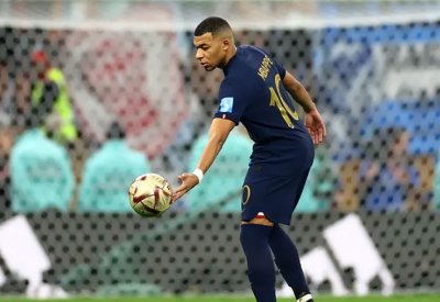 مبابي يوافق على قيادة منتخب فرنسا