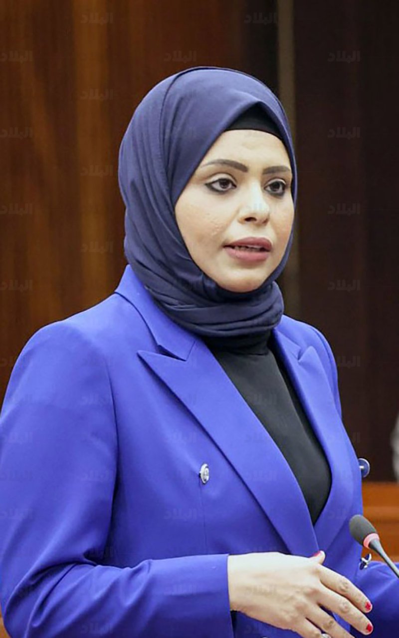 حفر تغزو طرقات دائرة اللوزي.. و تزايد تردد الأفراد على "الكراجات"