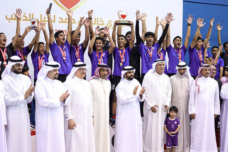 سلمان بن محمد يتوج دار كليب بلقب دوري خالد بن حمد لجيل الذهب للكرة الطائرة