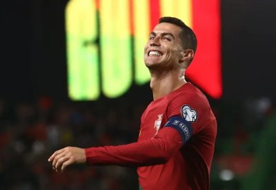 مارتينيز يشيد برونالدو في بداية دورة عمل جديدة لمنتخب البرتغال