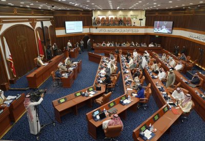 الحكومة ترفض تعويض الموظفين نقداً عن ساعات "الأوفر تايم"