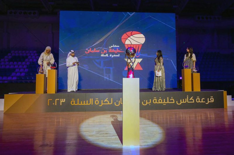 بالصور : سمو الشيخ عيسى بن علي يرعى قرعة كأس خليفة بن سلمان لكرة السلة