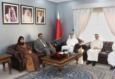 محافظ العاصمة يبحث احتياجات مركز تمكين شباب الديه