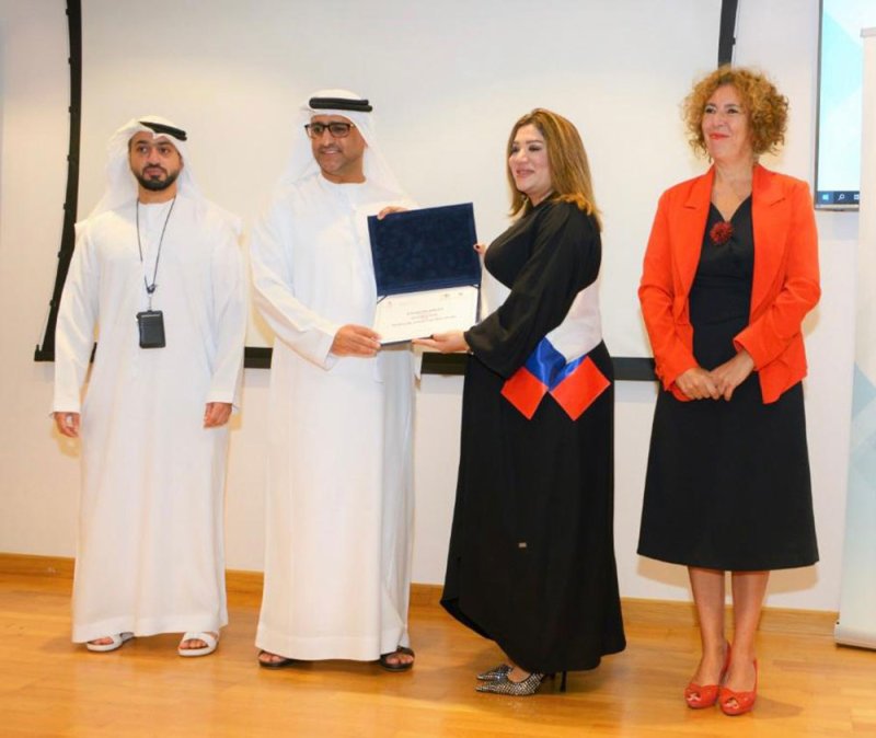 ‏‎د.صفاء العلوي أول بحرينية تتخرج من السوربون في إدارة الأرشيف