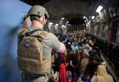 الانسحاب الفوضوي من أفغانستان.. مذكرة استدعاء لبلينكن بـ"النواب الأميركي"