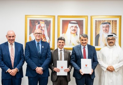 المستشفيات الحكومية توقع اتفاقية تعاون مع الكلية الملكية للجراحين في إيرلندا – جامعة البحرين الطبية