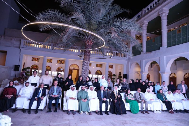 طلبة جامعة البحرين يصممون حديقة البيت العود في الذكرى المائة لتشييده
