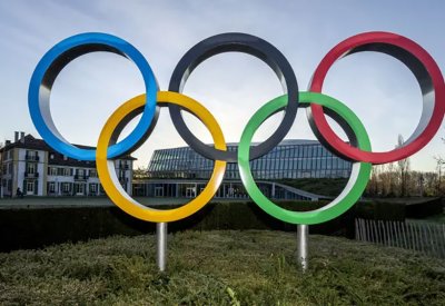 الأولمبية الدولية توصي بعودة الروس.. وقرار منفصل بشأن باريس 2024