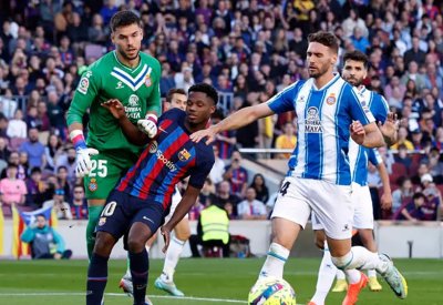 خليفة ميسي: تشافي ظلمني.. وبرشلونة لا يحترمني