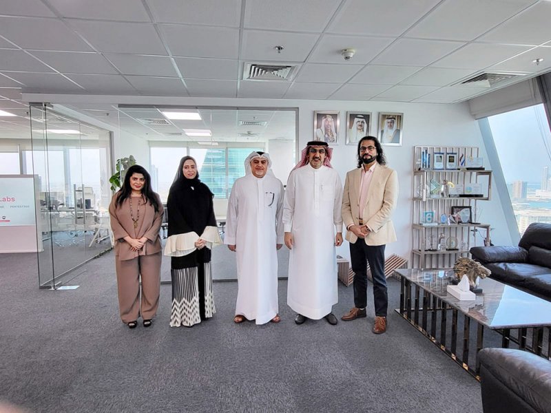 الرئيس التنفيذي لهيئة المعلومات والحكومة الإلكترونية يطَّلع على حلول "CTM360" التقنية والأمنية
