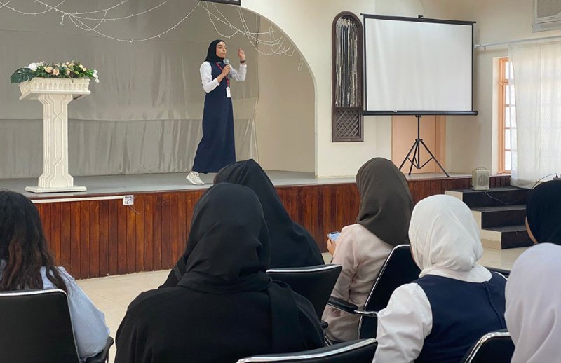 25 طالبة من 11 مدرسة يشاركن في مسابقة "ملكة الإلقاء"