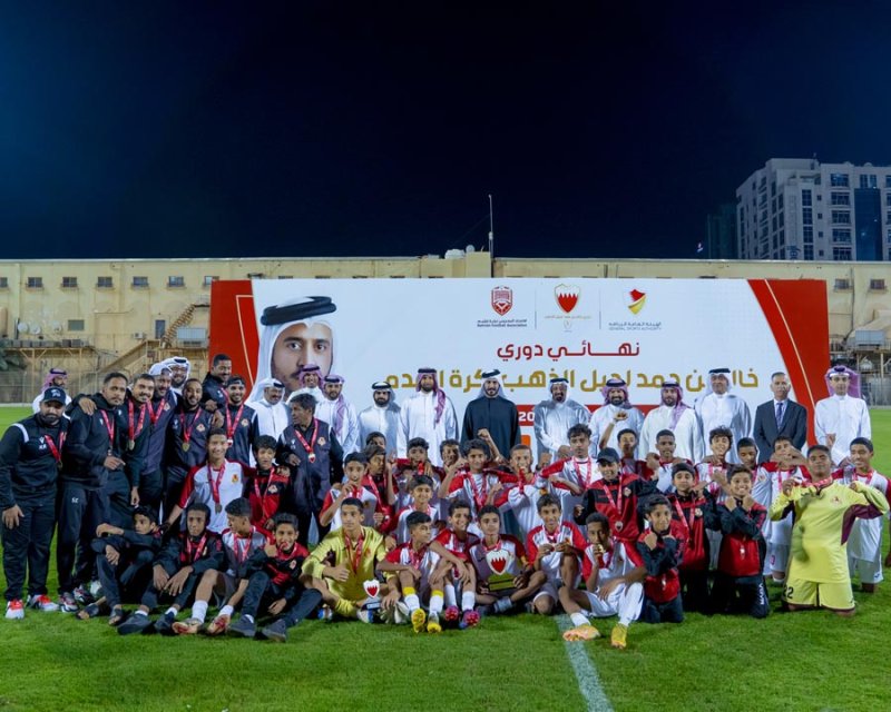 خالد بن حمد يتوج الرفاع الشرقي بلقب دوري خالد بن حمد لجيل الذهب لكرة القدم