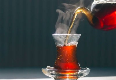 الأتراك يتصدرون شعوب العالم استهلاكاً للشاي