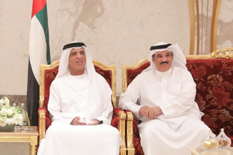 حاكم إمارة رأس الخيمة يستقبل سفير مملكة البحرين لدى دولة الإمارات العربية المتحدة