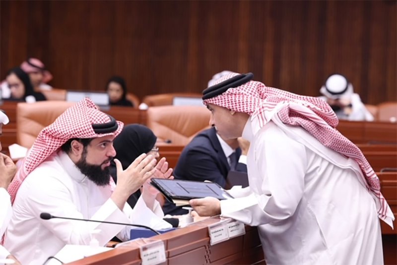 اجتماعات "مكوكية" لبحث الموازنة