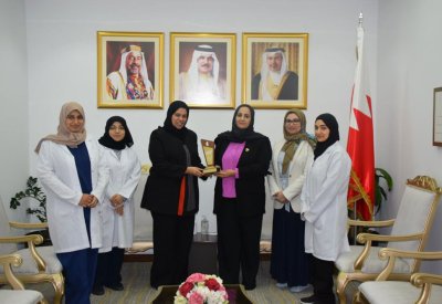 وزيرة الصحة تستقبل فريق المركز الوطني للإنفلونزا بمناسبة حصوله على جائزة منظمة الصحة العالمية لإقليم شرق المتوسط