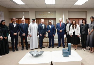 الرئيس التنفيذي لبوليتكنك البحرين يزور شركة نفط البحرين "بابكو"