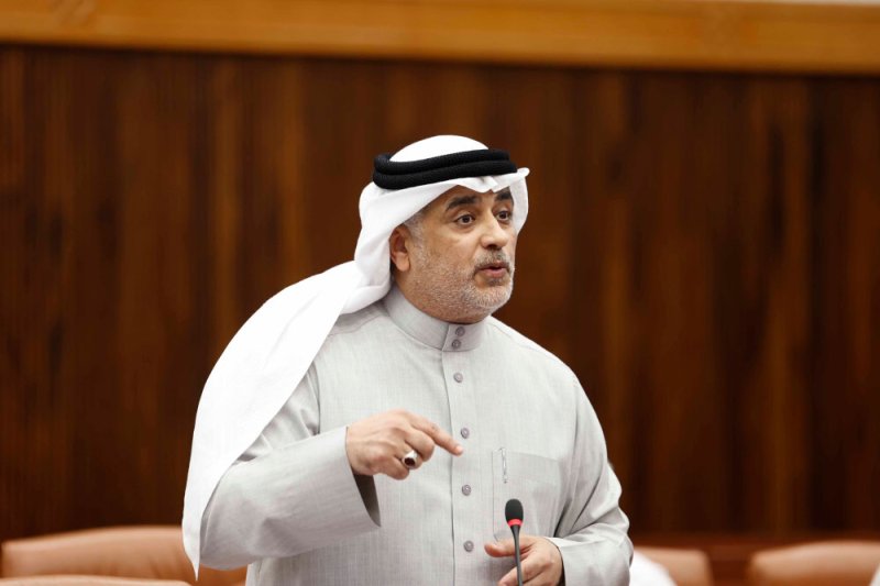 مشاورات مستمرة للحد من ظاهرة العمالة السائبة