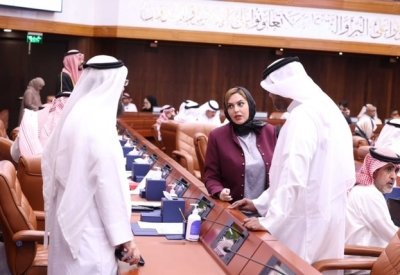 مصادر لـ"البلاد": حملة نيابية لتوظيف البحرينيين في "الحكومة"