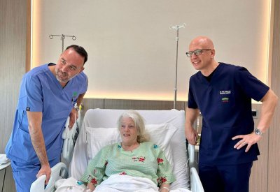 استبدال مفصل الورك بمستشفى الملك حمد الإرسالية الأمريكية باستخدام تقنية جراحية حديثة