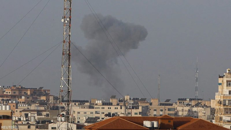 بالفيديو: قصف إسرائيلي على غزة بعد صواريخ فلسطينية.. وتوتر في الأقصى