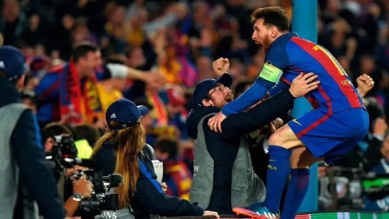 برشلونة يغري ميسي بـ"التذاكر والقمصان" لإعادته من جديد