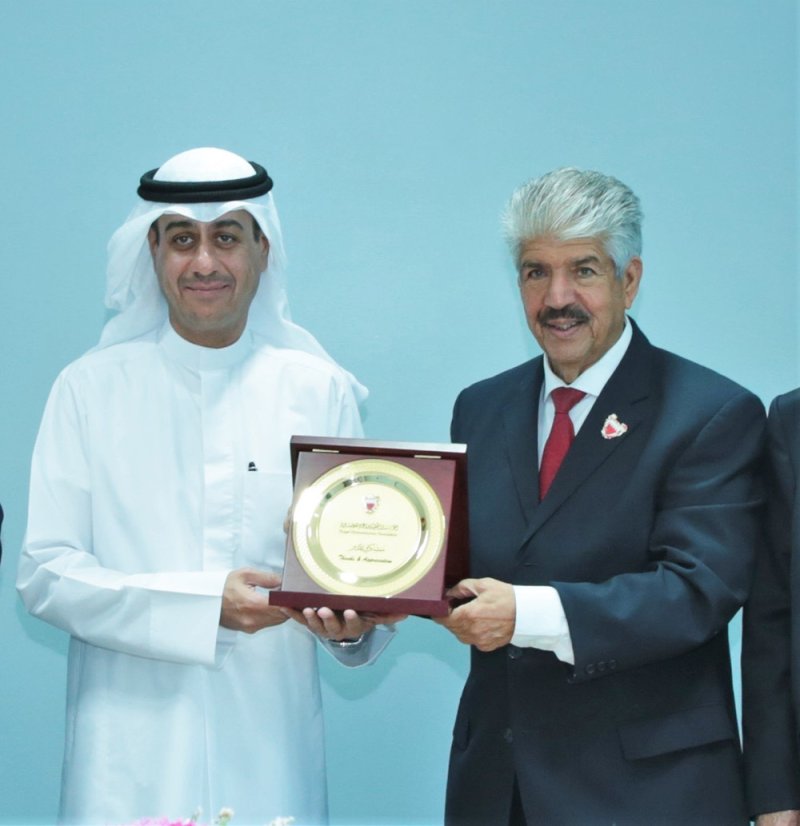 المؤسسة الملكية تتسلم تبرعاً مالياً من البنك الأهلي لدعم حملتها الرمضانية