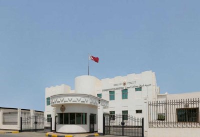 شرطة المحرق: القبض على شخص قام بارتكاب عدة قضايا احتيال على محلات بيع الذهب