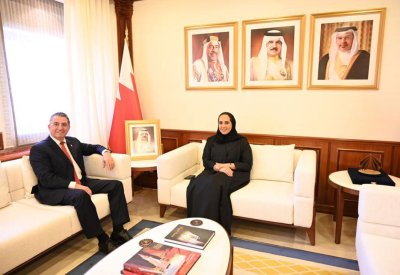 وزيرة الإسكان والتخطيط العمراني تستقبل القنصل العام السويسري لدى مملكة البحرين