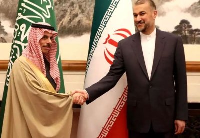 وفد إيراني يزور السعودية.. الهدف إعادة فتح السفارة