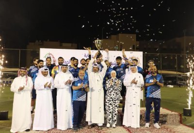 رئيس الجمارك يتوج فريق المتحدة للتأمين بطلاً لبطولة الجسر الرمضانية الأولى لكرة القدم