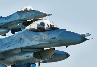 أوكرانيا تبحث عن طيارين أجانب لديهم خبرة في التحليق بـ إف 16