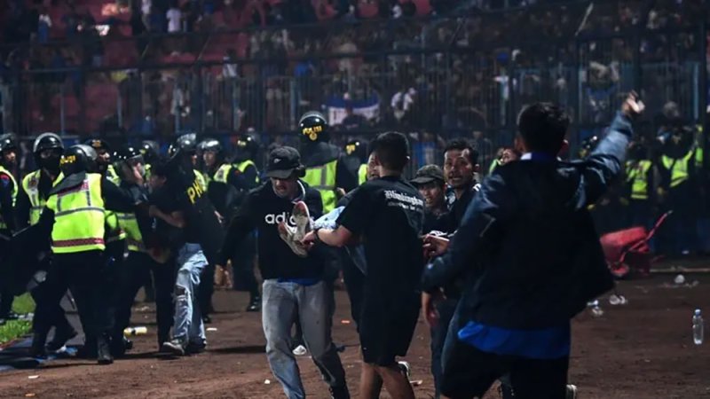 إعادة مباراة "التدافع المميت" في إندونيسيا