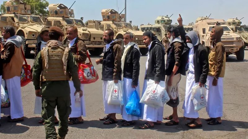 الحكومة اليمنية: التبادل سيستمر مع الحوثي "حتى تصفير السجون"