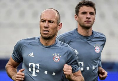 قبل اعتداء ماني.. 7 مرات ضرب لاعب زميله أمام أنظار العالم