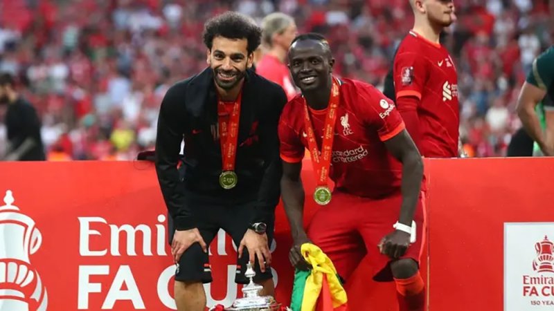 "ميرور": ماني "رجل لطيف".. وصلاح يشهد له