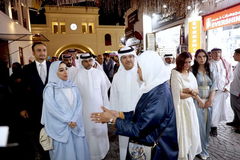 وزيرة السياحة ترعى افتتاح مهرجان ذهب المنامة بنسخته الثانية في سوق المنامة