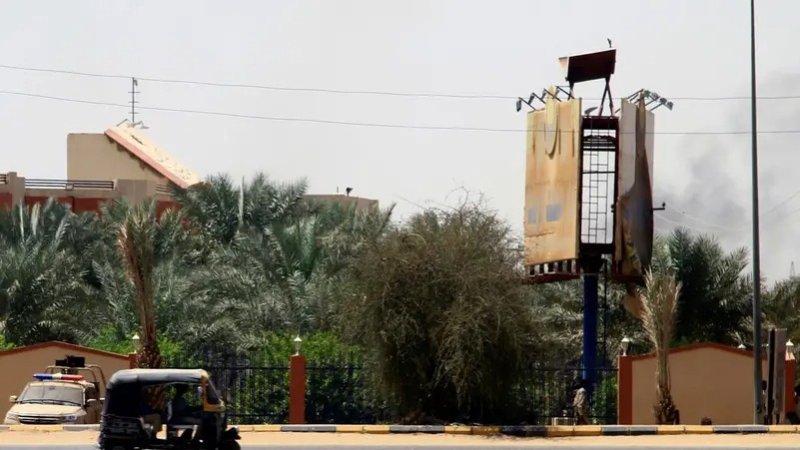 الجيش السوداني: نتصدى لمحاولة "الدعم السريع" السيطرة على مقر الرئاسة