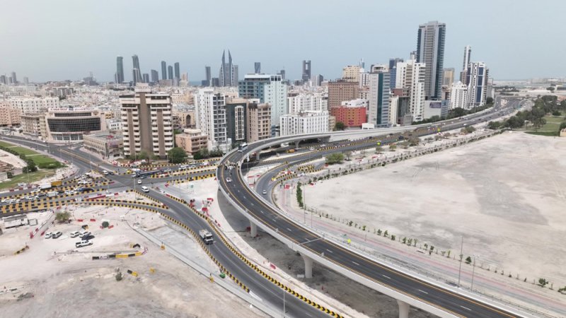 بالصور:  افتتاح الجسر الأحادي الاتجاه ضمن مشروع تطوير شارع الفاتح