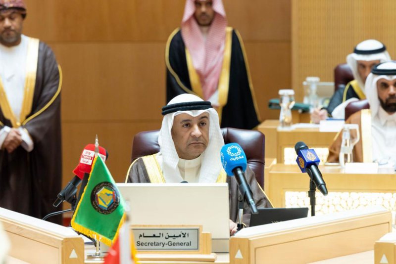الأمين العام لمجلس التعاون يعرب عن قلقه جراء حالة التصعيد والاشتباكات العسكرية التي تشهدها جمهورية السودان